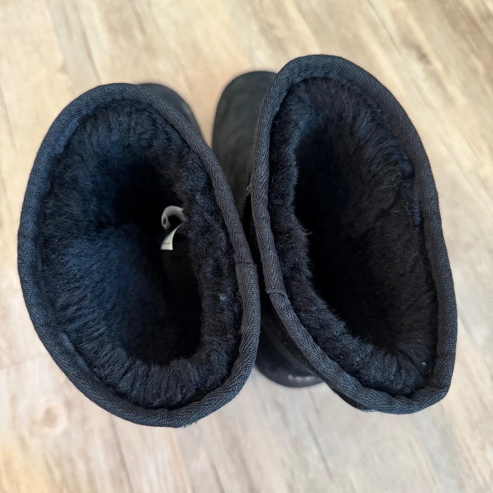 UGG Australia Classic Short II Black Suede Sheepskin Boots 5825 Women's Size 8